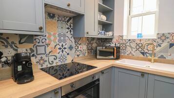 Cookware/dishes/utensils