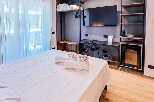 Habitación junior doble | Caja fuerte, escritorio, tabla de planchar con plancha y wifi gratis