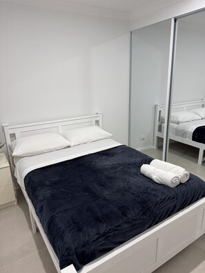 3 chambres, fer et planche à repasser, Wi-Fi gratuit, draps fournis