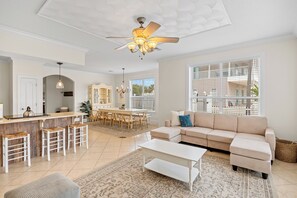 Smart TV, ping pong, stereo, offices