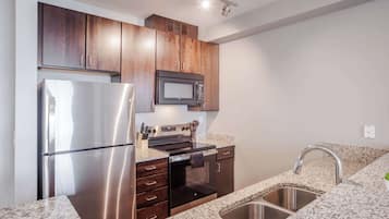 Deluxe Apartment | Private kitchen