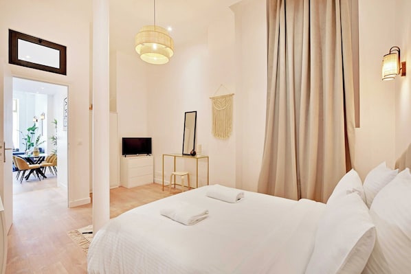 1 bedroom, iron/ironing board, bed sheets