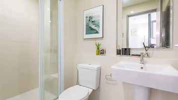 Condo, 1 Bedroom, Accessible, Smoking | Bathroom