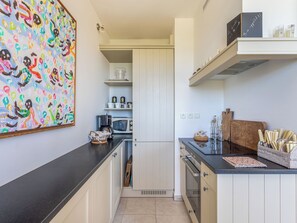 Réfrigérateur, micro-ondes, four, lave-vaisselle