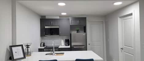 Microonde, forno, piano cottura, lavastoviglie