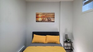 2 bedrooms, iron/ironing board, free WiFi