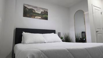 2 bedrooms, iron/ironing board, internet