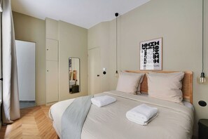 1 bedroom, desk, iron/ironing board, internet