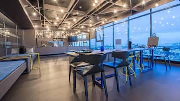 Condo, 1 Bedroom, Accessible, Smoking | Lounge