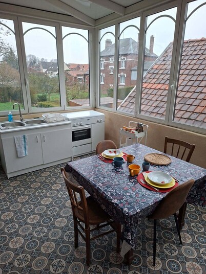 1 Bed and breakfast in villa Amenaide in Roisel countryside 