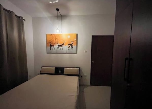 2 bedrooms, WiFi, bed sheets