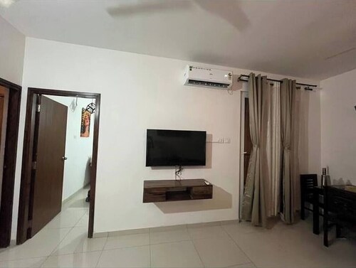 Cristelle's Heartwood Haven with Water Park Slides & Gym close to Jacinto Island