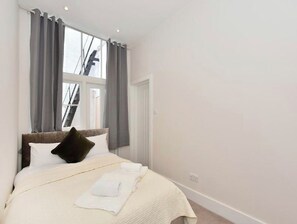 3 chambres, fer et planche à repasser, accès Internet, draps fournis