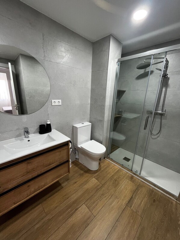Towels, toilet paper