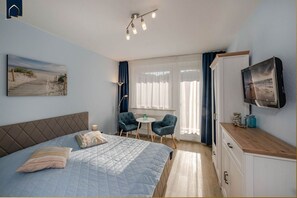 Unclassified image, 3 of 18, button