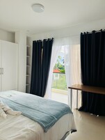 Exclusive Double or Twin Room, 1 King Bed, Garden View | In-room dining