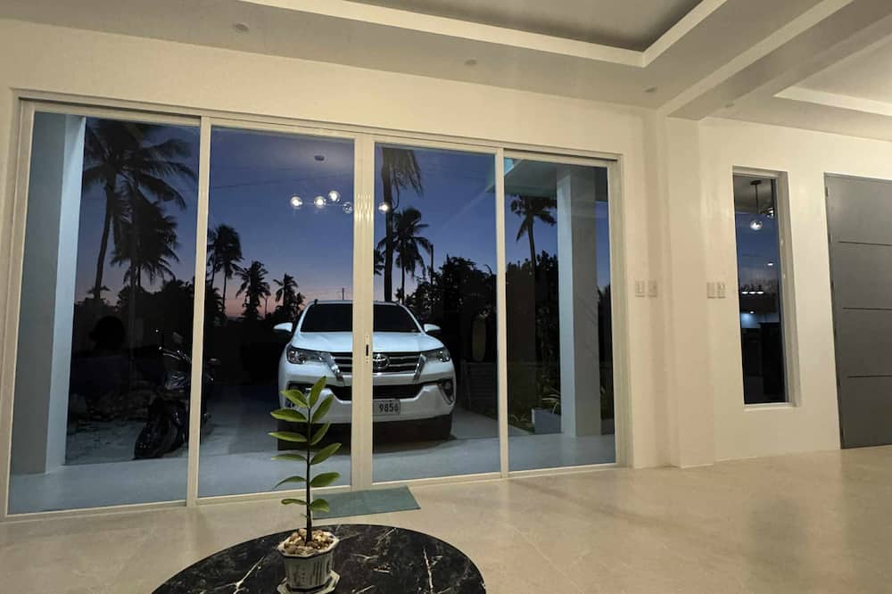 Oia Suites