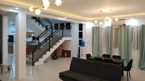 Gambar tidak terklasifikasi, 5 dari 32, tombol