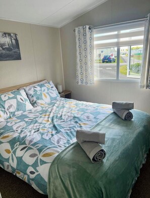 2 dormitoris, planxa i posts de planxar, wifi i roba de llit 