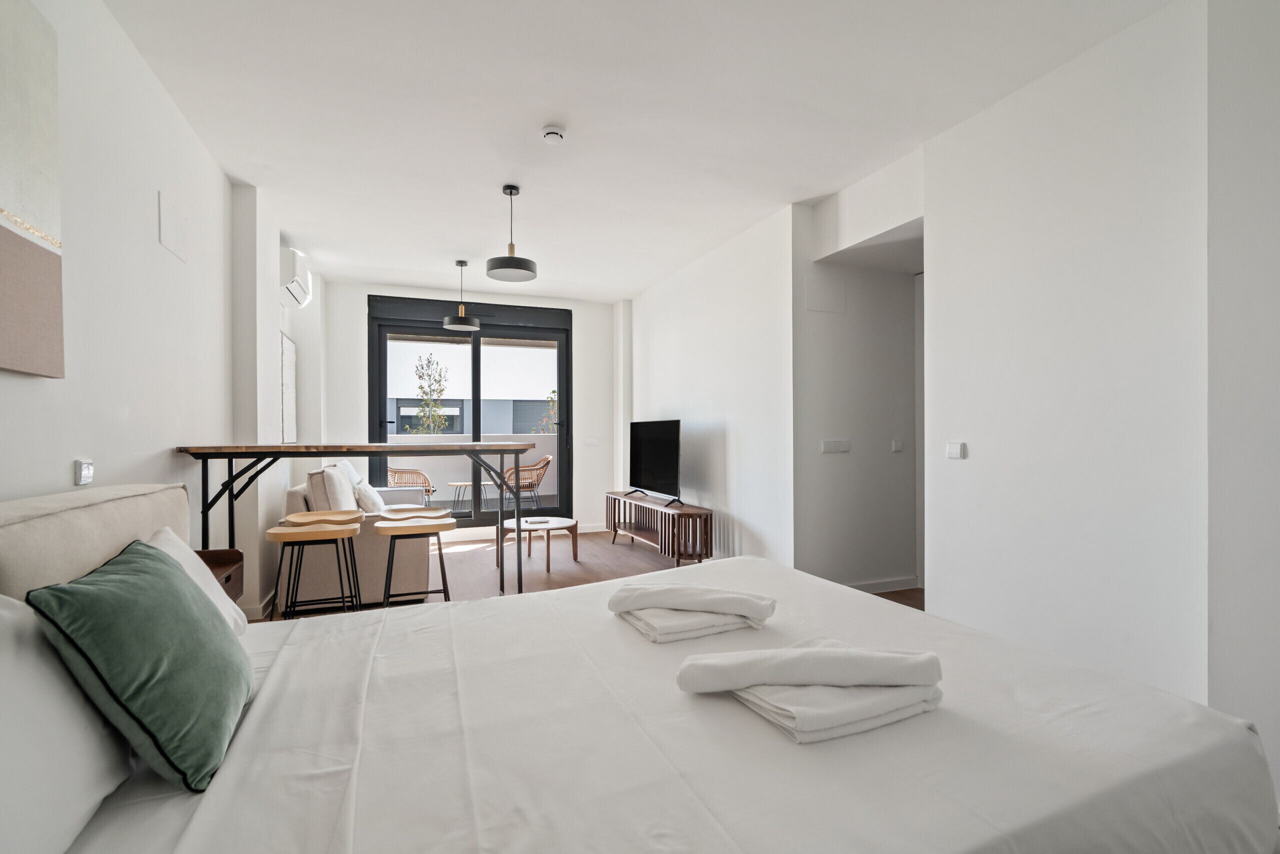 Iron/ironing board, free WiFi, bed sheets