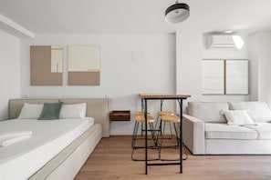 Bügeleisen/Bügelbrett, kostenloses WLAN, Bettwäsche