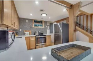 Mikroaaltouuni, uuni, liesi, astianpesukone