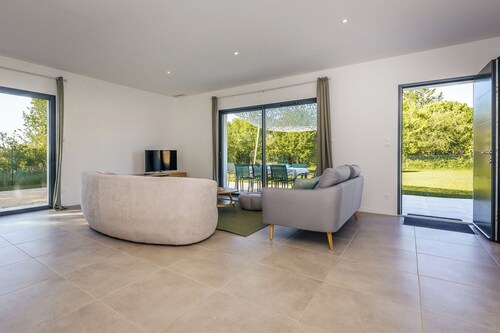 Merlote, holiday house with private pool