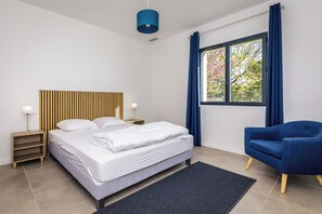 4 室のベッドルーム、アイロン / アイロン台、WiFi、ベッドシーツ