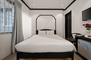 Deluxe Double Room | Minibar, laptop workspace, free WiFi, bed sheets