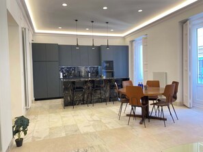Dining - Lovely 3BR near Palacio Real (Madrid)