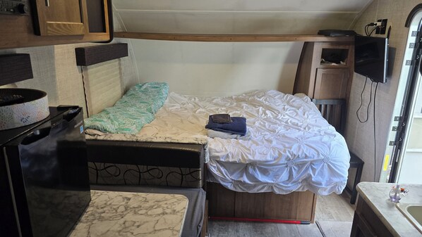 1 bedroom, iron/ironing board, WiFi, bed sheets
