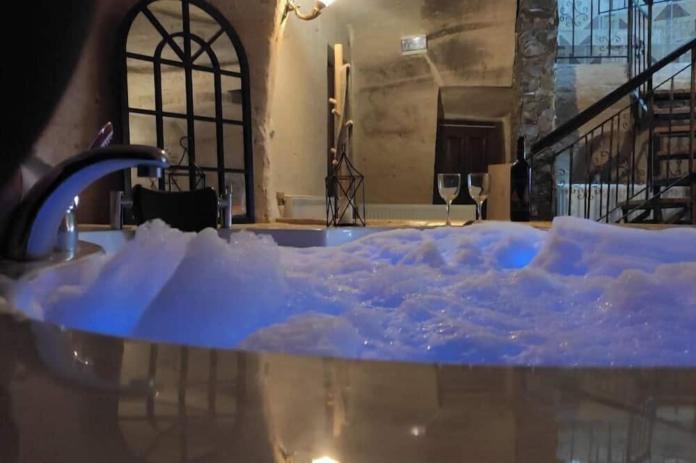 Deep Cave House