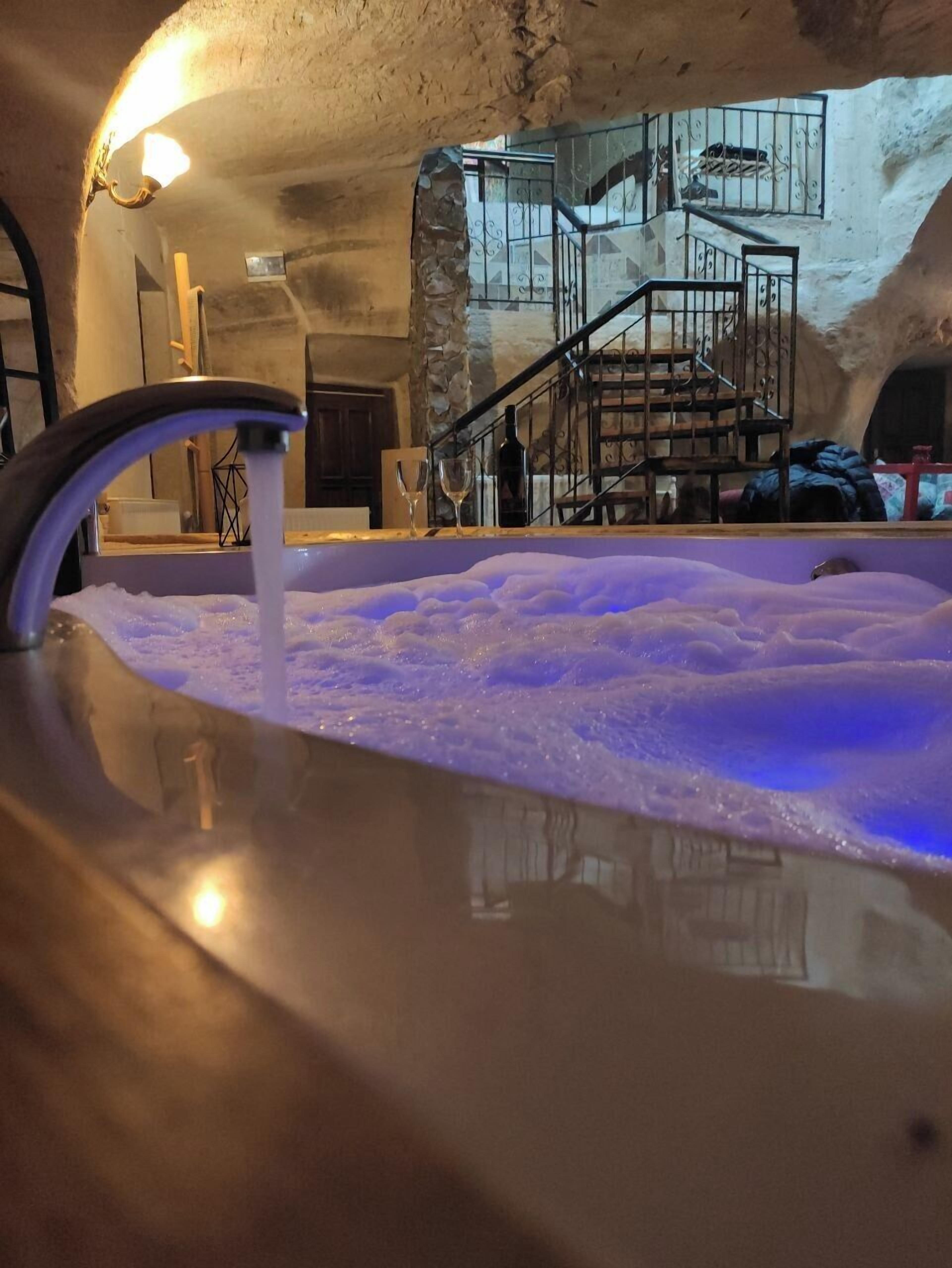 Minibar, desk, soundproofing, free WiFi