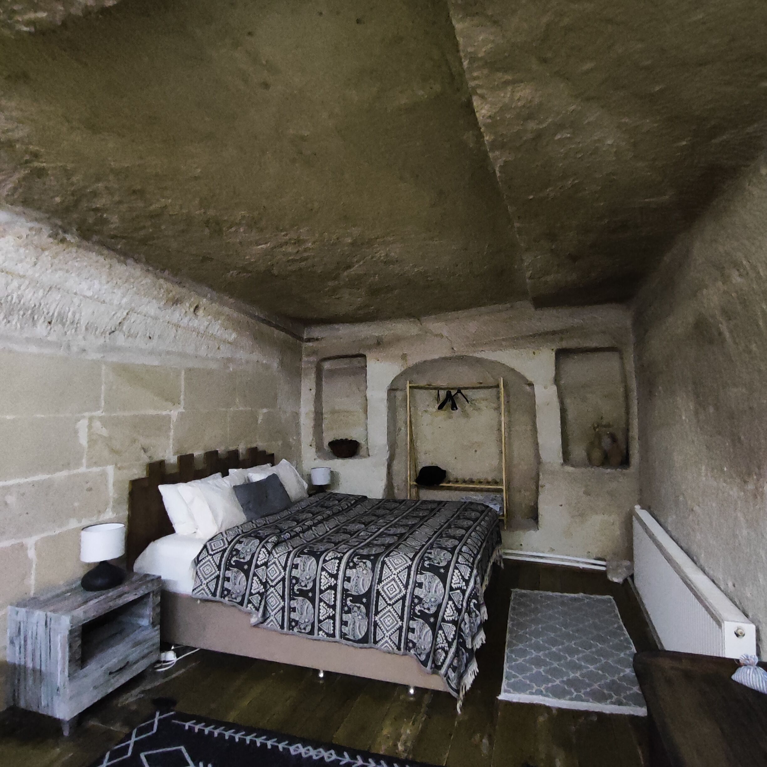 Minibar, desk, soundproofing, free WiFi