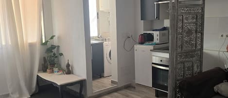 1 chambre, fer et planche à repasser, accès Internet, draps fournis