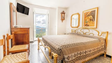 3 Schlafzimmer, Schreibtisch, Bügeleisen/Bügelbrett, WLAN