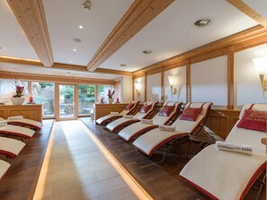 Sauna, steam room