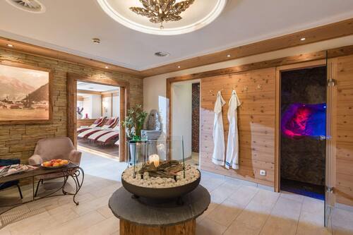 Sauna, steam room
