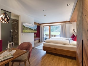 Kamar Double Comfort, balkon, pemandangan kebun | Brankas, Wi-Fi gratis, dan dapat diakses tamu berkursi roda