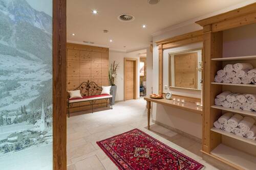 Sauna, steam room