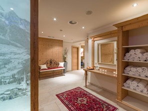 Sauna, steam room