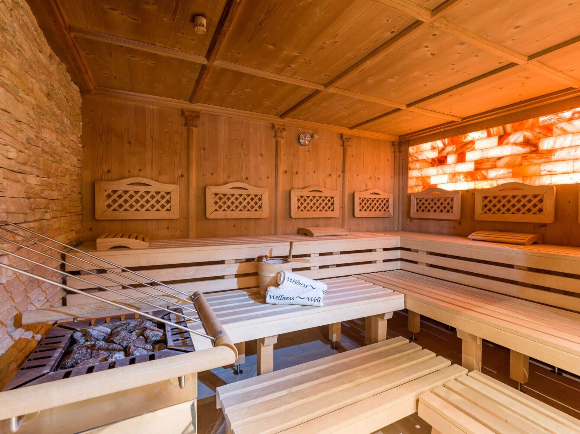 Sauna, steam room