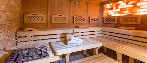 Sauna, steam room