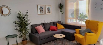 Apartment in urbanization with swimming pool 400 meters from the beach.