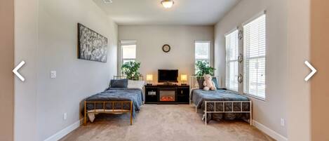 4 bedrooms, iron/ironing board, WiFi, bed sheets