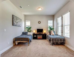 4 soverom, strykejern/-brett, wi-fi og sengetøy