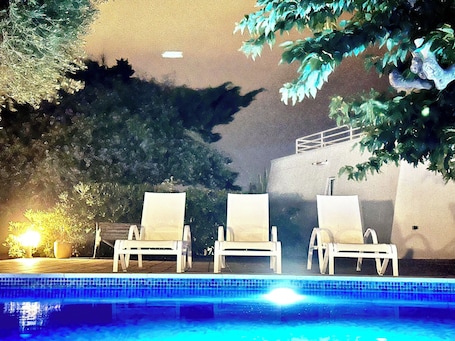 Outdoor pool, sun loungers