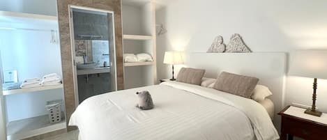 Economy Villa, 1 Queen Bed, Pool View, Ground Floor | Hypo-allergenic bedding, down duvets, memory-foam beds