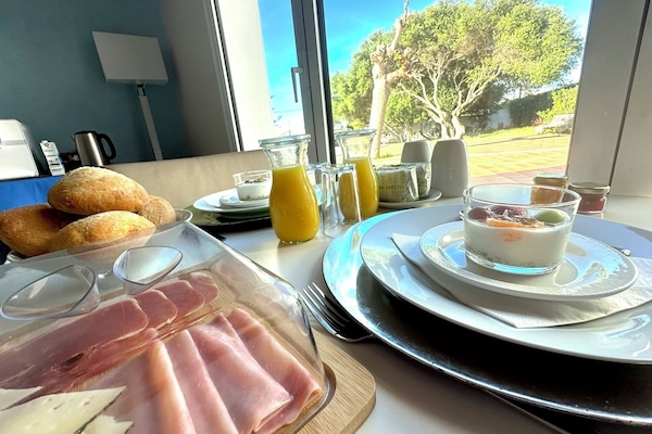 Ilmainen päivittäinen buffetaamiainen