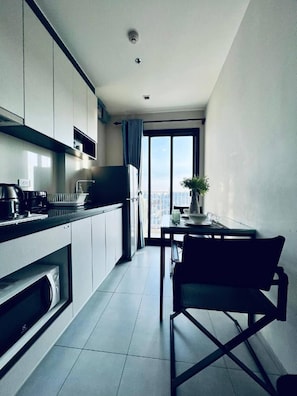 Condo, 1 Bedroom, Accessible, Smoking | Interior